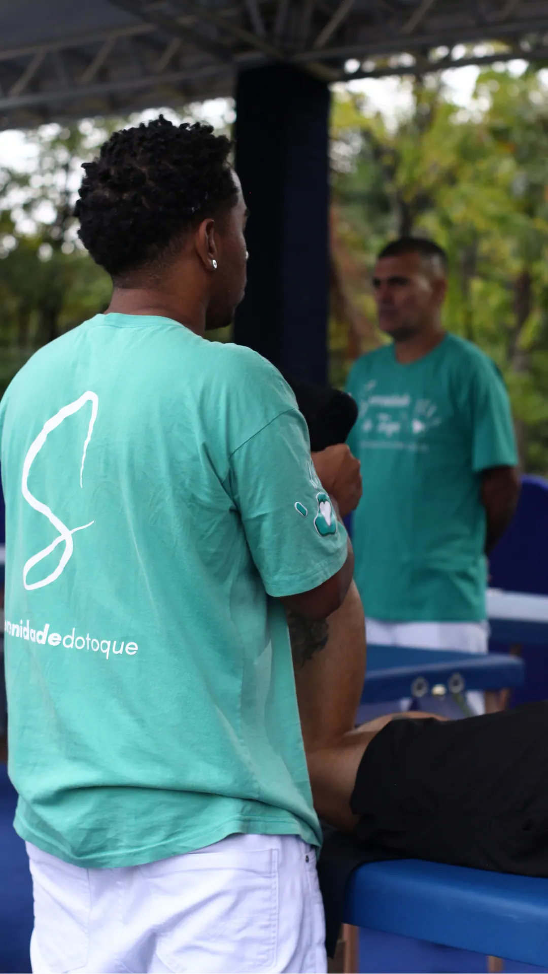 Equipe da Serenidade do Toque em atendimento externo.